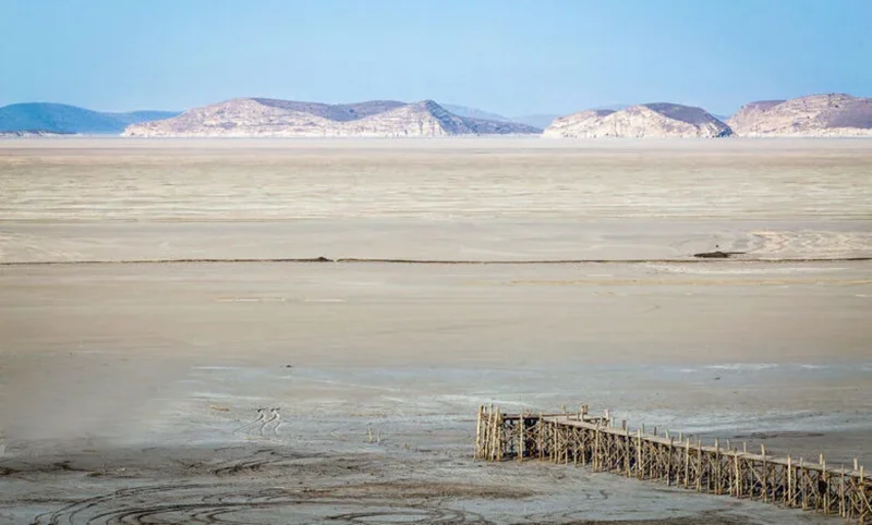 دریاچه ارومیه به طور کامل خشک شد! +عکس ارومیه