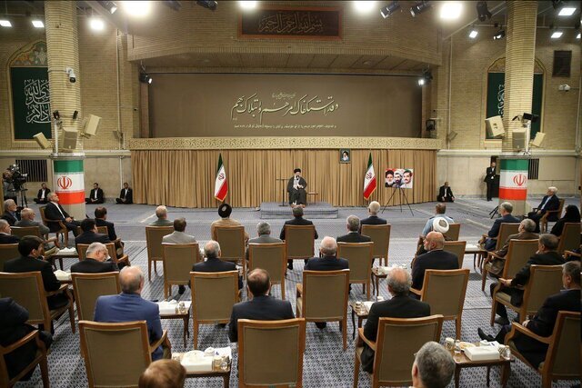 رهبر انقلاب با قدردانی ویژه از رئیس جمهور و دولت:برای انضباط بازار چارهاندیشی شود رهبر انقلاب با قدردانی ویژه از رئیس جمهور و دولت:برای انضباط بازار چارهاندیشی شود