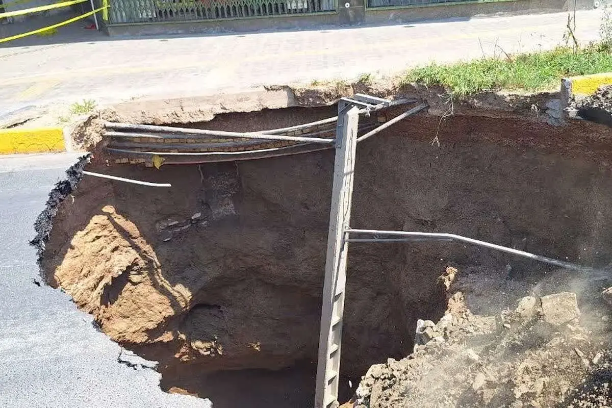 ببینید| فرونشست ۱۵ متری زمین در اصهفان!