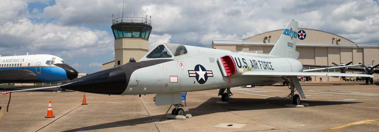 مشخصات جنگنده رهگیر اف-۱۰۶ دلتا دارت