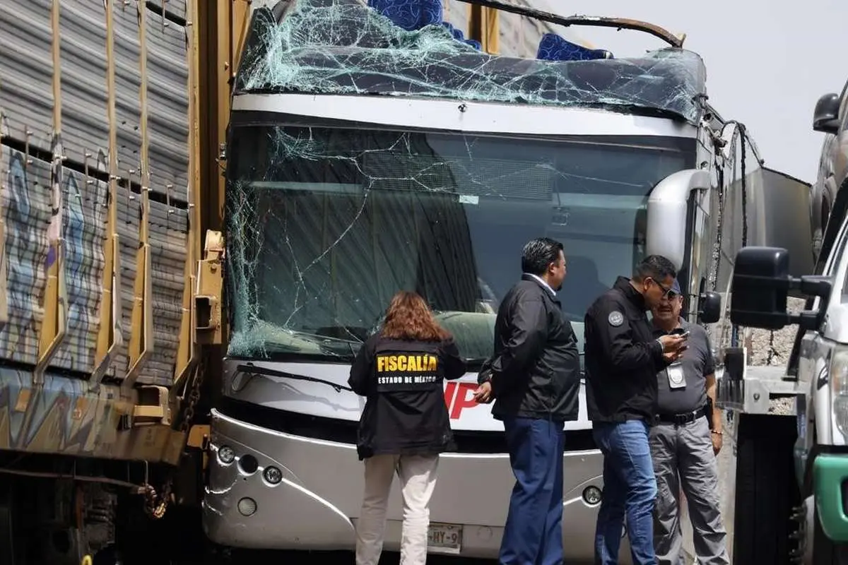 ببینید| تصادف مرگبار یک اتوبوس در مکزیک با ۱۰ کشته!