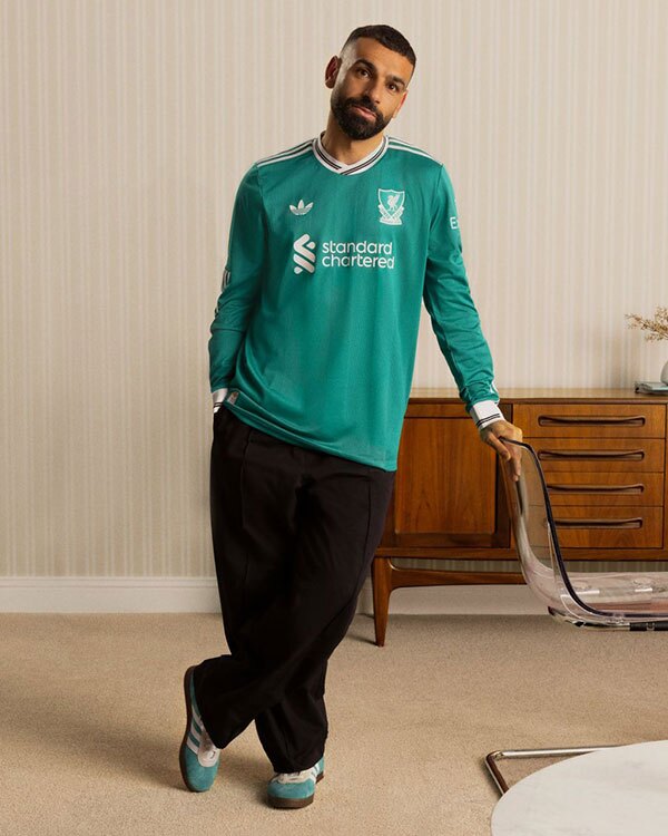 رونمایی از پیراهن سوم لیورپول برای فصل ۲۶-۲۰۲۵ +عکس محمد صلاح