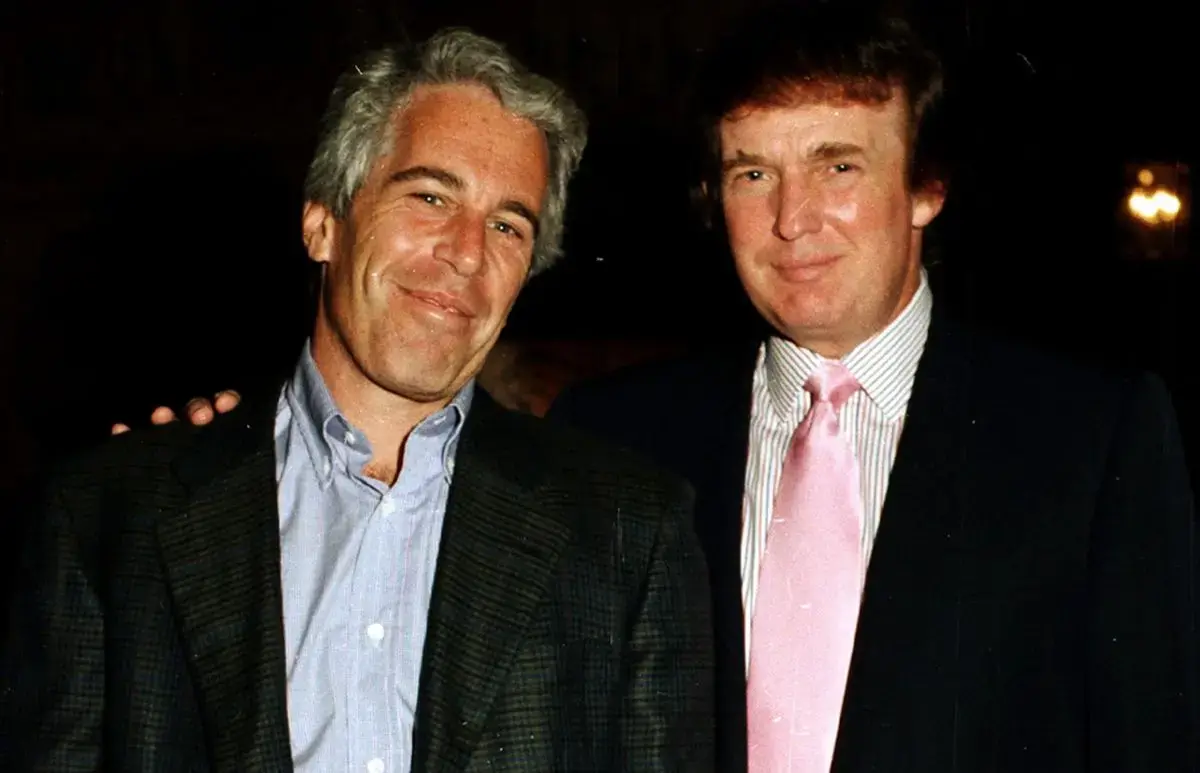 نامه جنجالی ترامپ به مجرم جنسی فاش شد +عکس