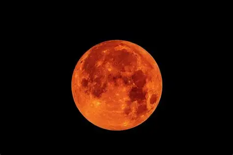 تصویر بسیار زیبا از ماه خونین در ژاپن +عکس