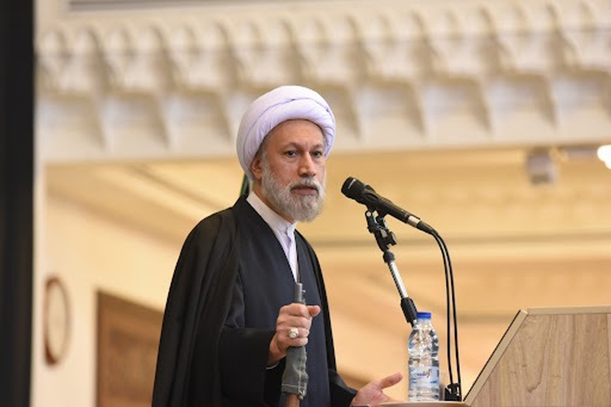 امام جمعه شیراز: در قاموس انقلاب اسلامی جای مطالبه‌گر نیست