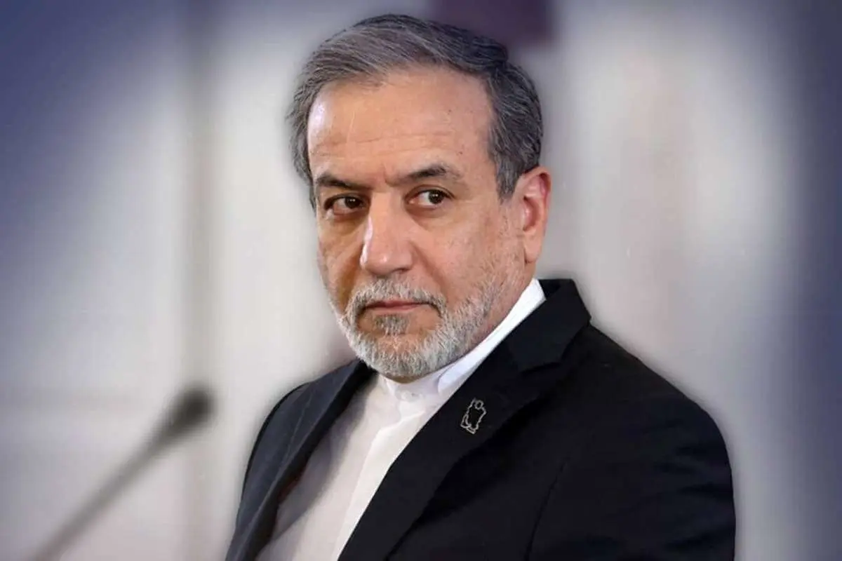 ببینید| عراقچی: در مذاکراتی که تصویر شهدا از جلوی چشمان آدم رد می‌شود جای خندیدن نیست