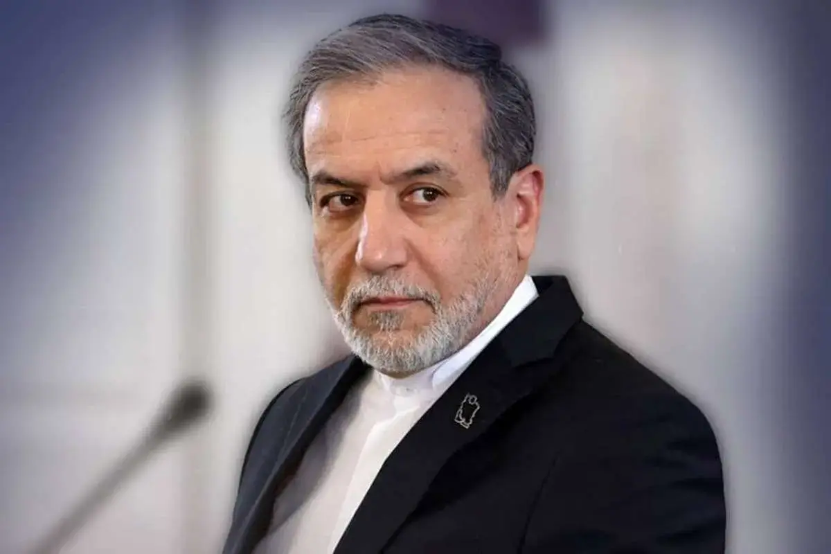 ببینید| عراقچی: در مذاکراتی که تصویر شهدا از جلوی چشمان آدم رد می‌شود جای خندیدن نیست