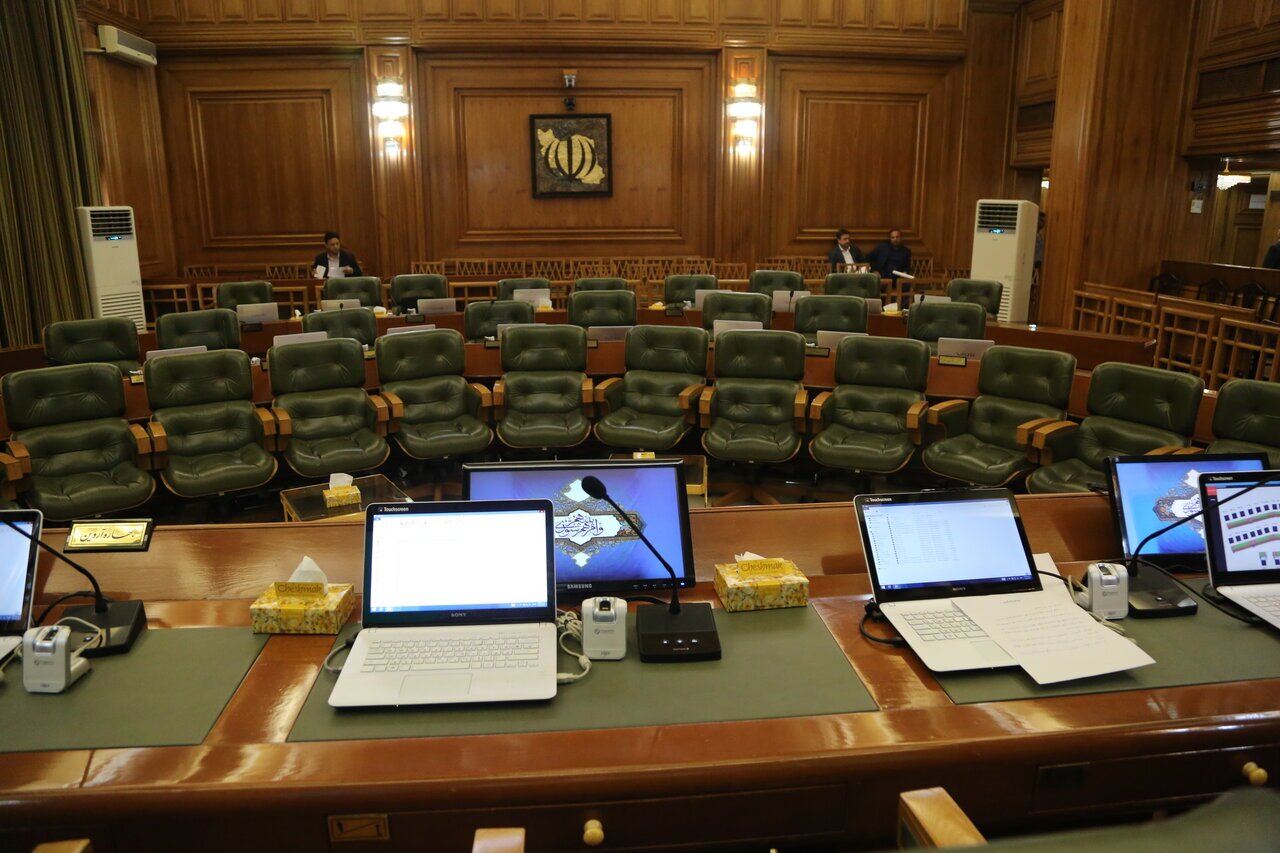 پایتخت در آستانه انتخابی تازه؛ معادله پیچیده مشارکت و رقابت جناحها | دوران زاکانی تمام میشود؟ انتخابات شوراها