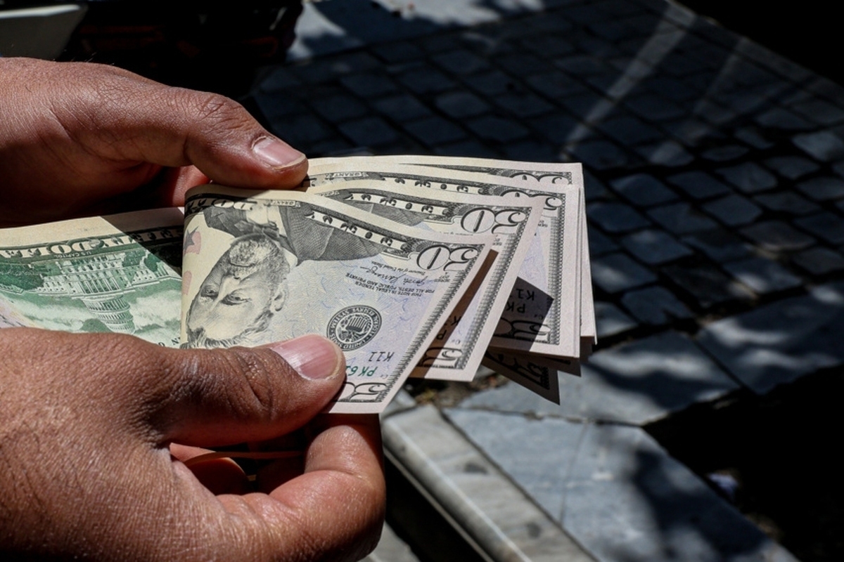 عقب نشینی قیمت طلا و ارز پس از توافق با آژانس