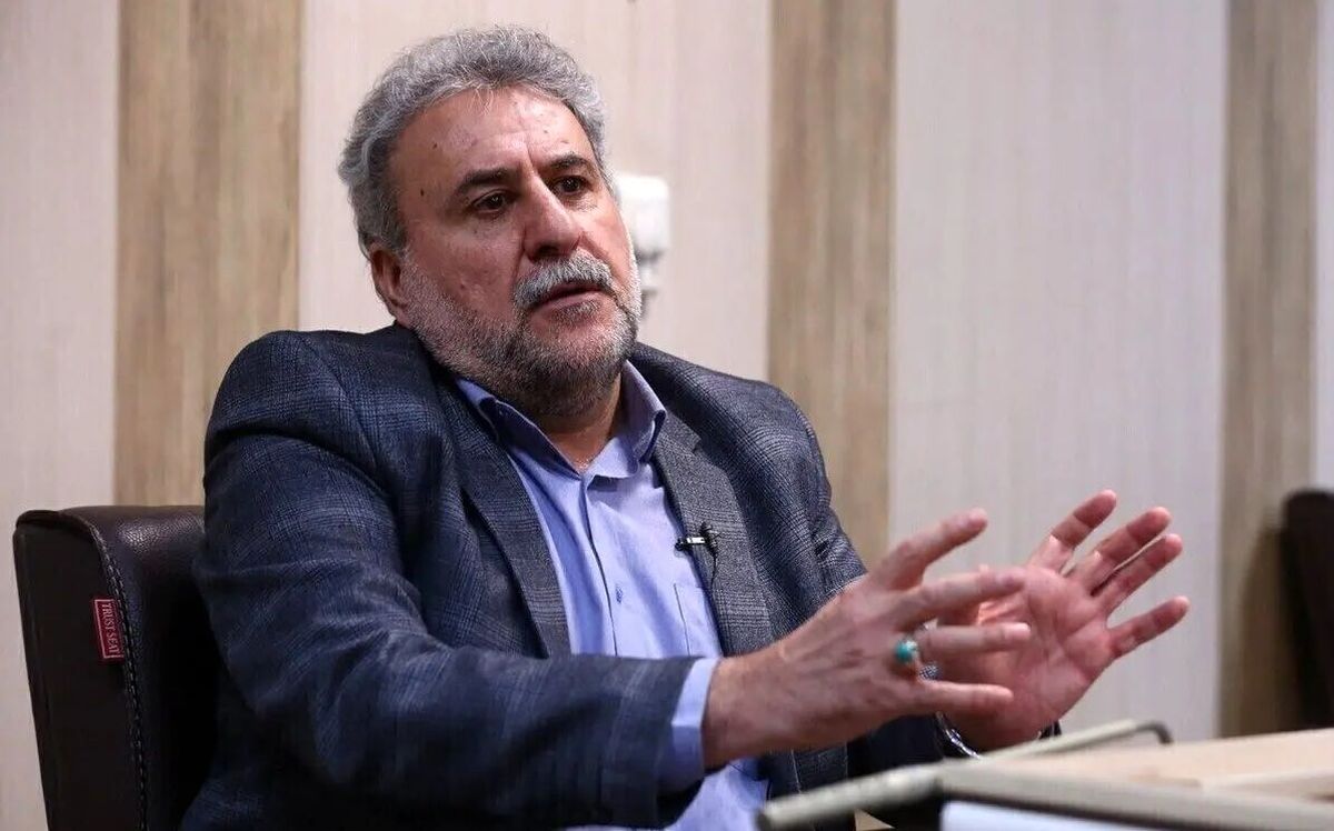 فلاحت پیشه: لاریجانی باید کشور را از این قالب تنگ محاصره استراتژیک خارج کند