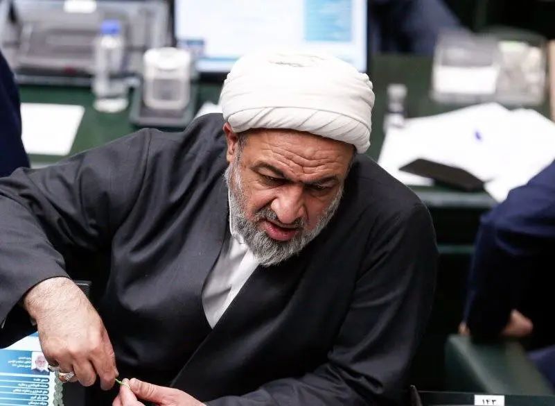 جنجال تازه رسایی؛ کنایه به قالیباف برای تشکیل جلسه فوقالعاده در مجلس! جنجال تازه رسایی؛ کنایه به قالیباف برای تشکیل جلسه فوقالعاده در مجلس!