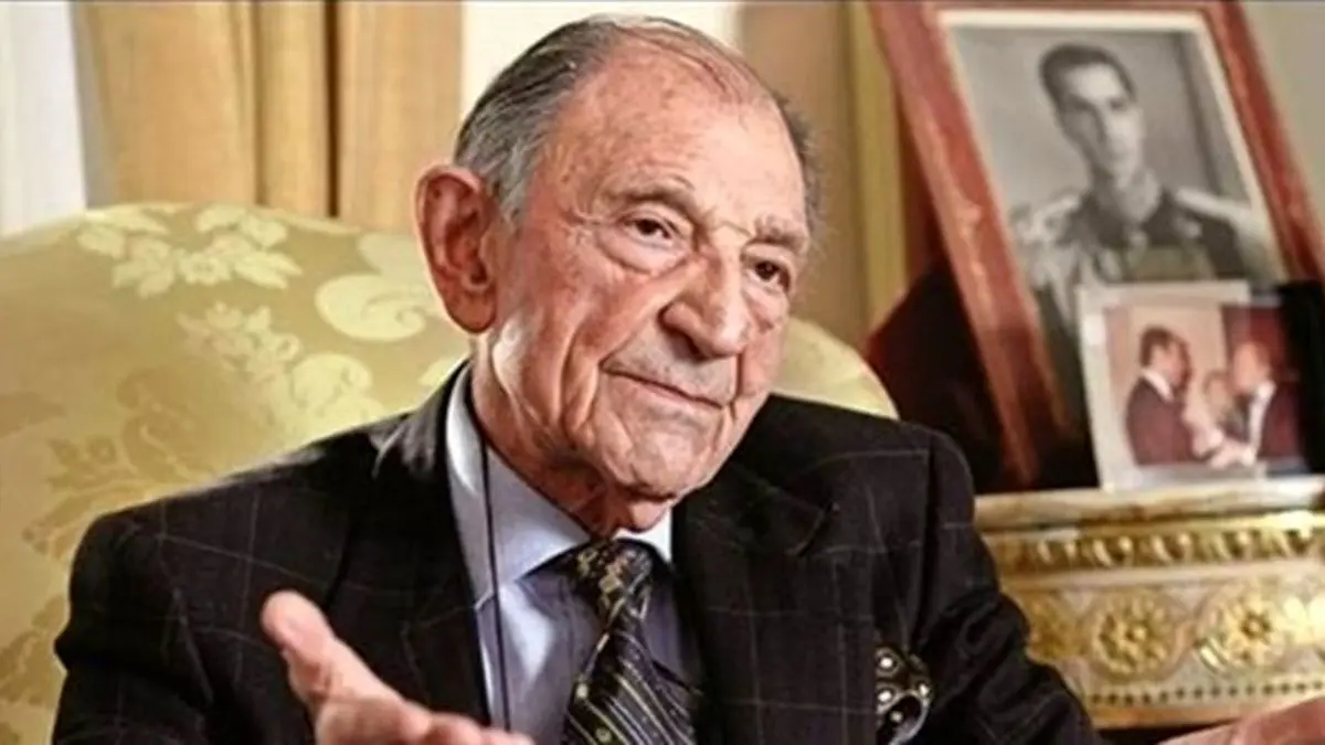 عکسی از اردشیر زاهدی در خانه‌اش در شمیران، ۲۷ آذر ۱۳۵۷