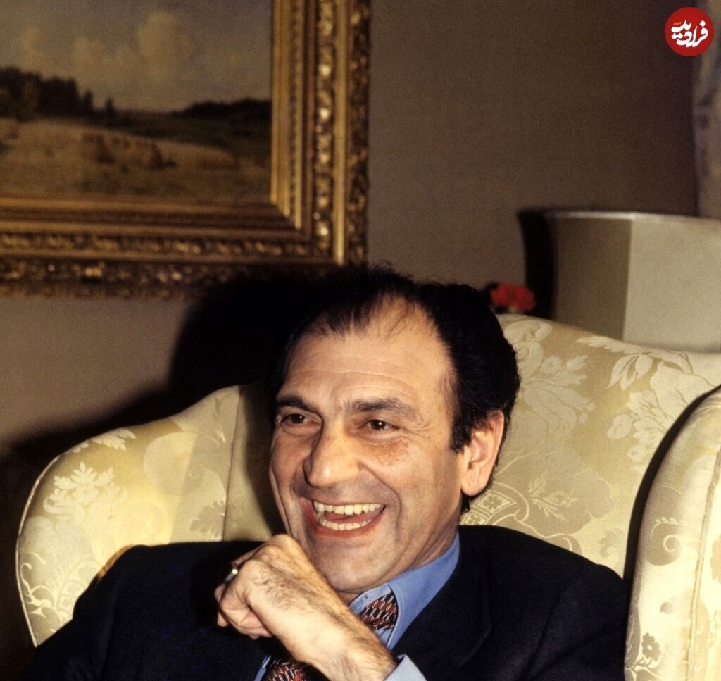 عکسی از اردشیر زاهدی در خانهاش در شمیران، ۲۷ آذر ۱۳۵۷ عکسی از اردشیر زاهدی در خانهاش در شمیران، ۲۷ آذر ۱۳۵۷