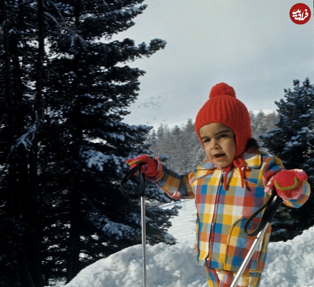لیلا دختر محمدرضا پهلوی در حال اسکی در سوئیس؛ سال ۵۱ +عکس