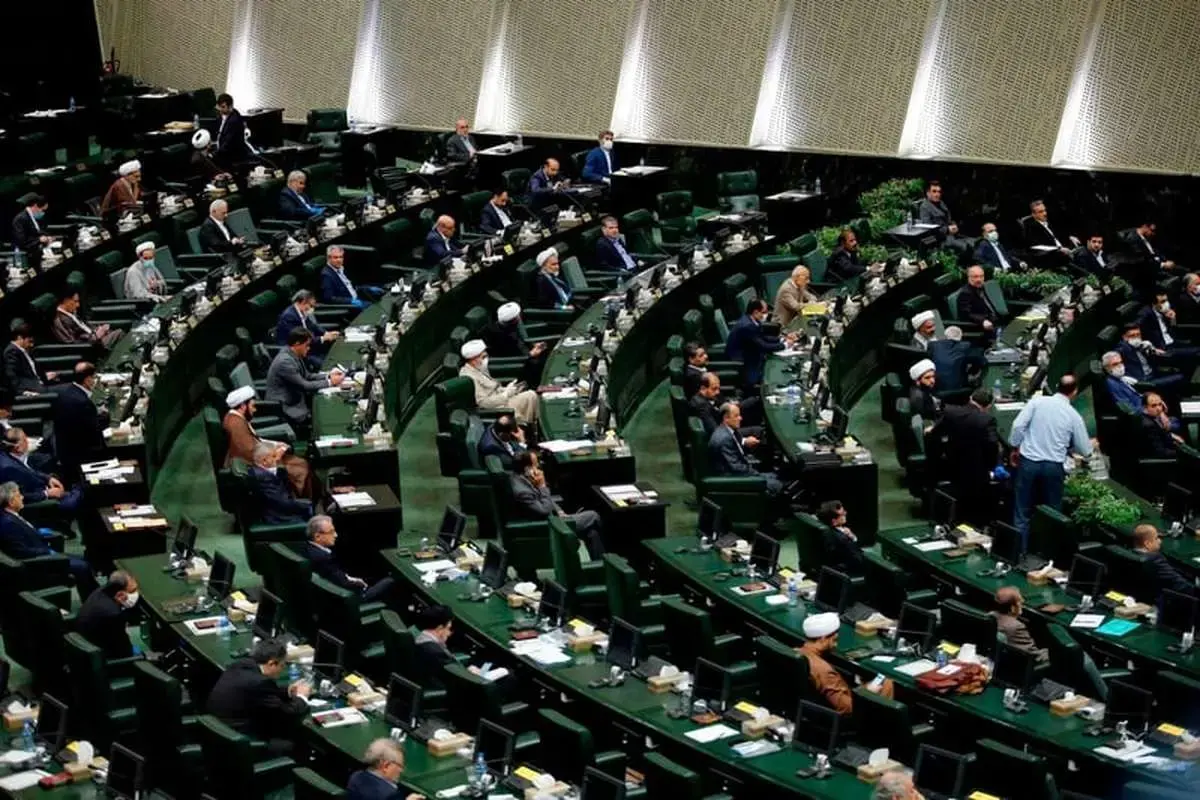 کسری بودجه چگونه به تورم دامن می‌زند؟