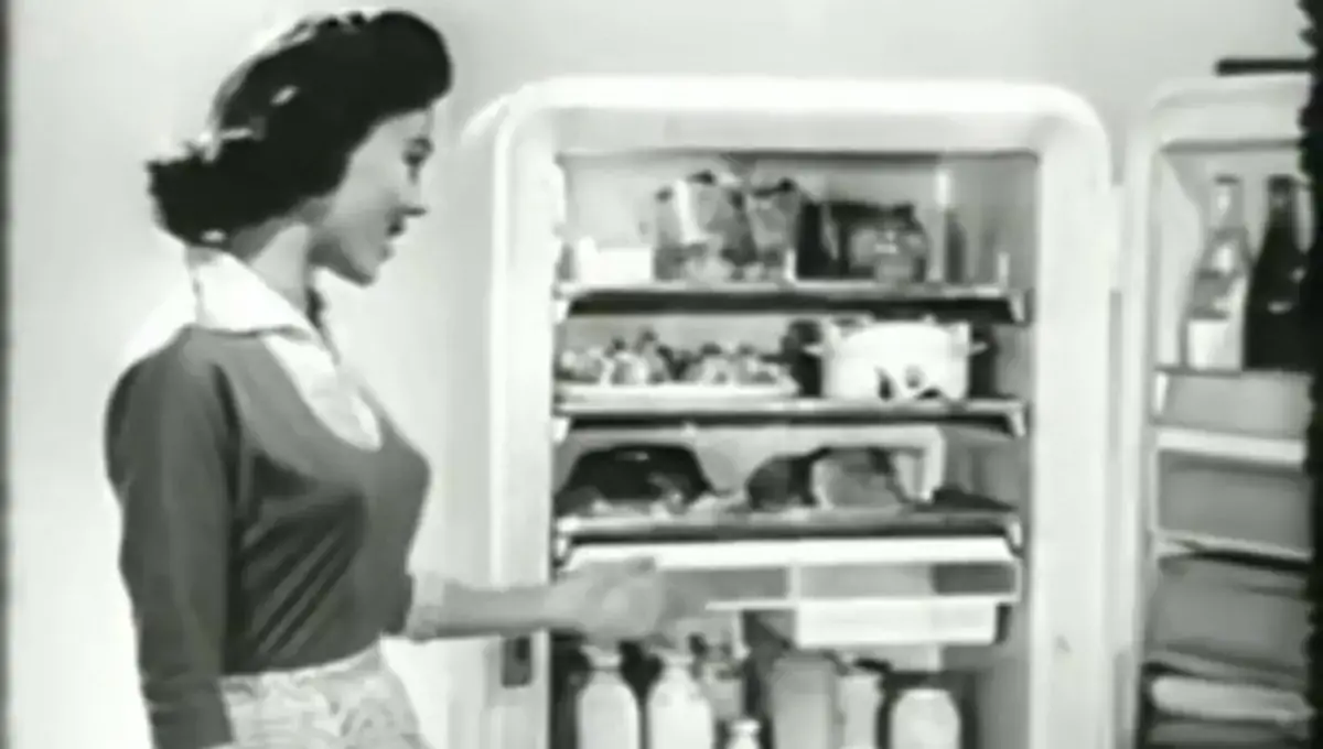 ببینید| ویدئویی جذاب از یخچال مدرن جنرال موتورز سال ۱۹۵۶!