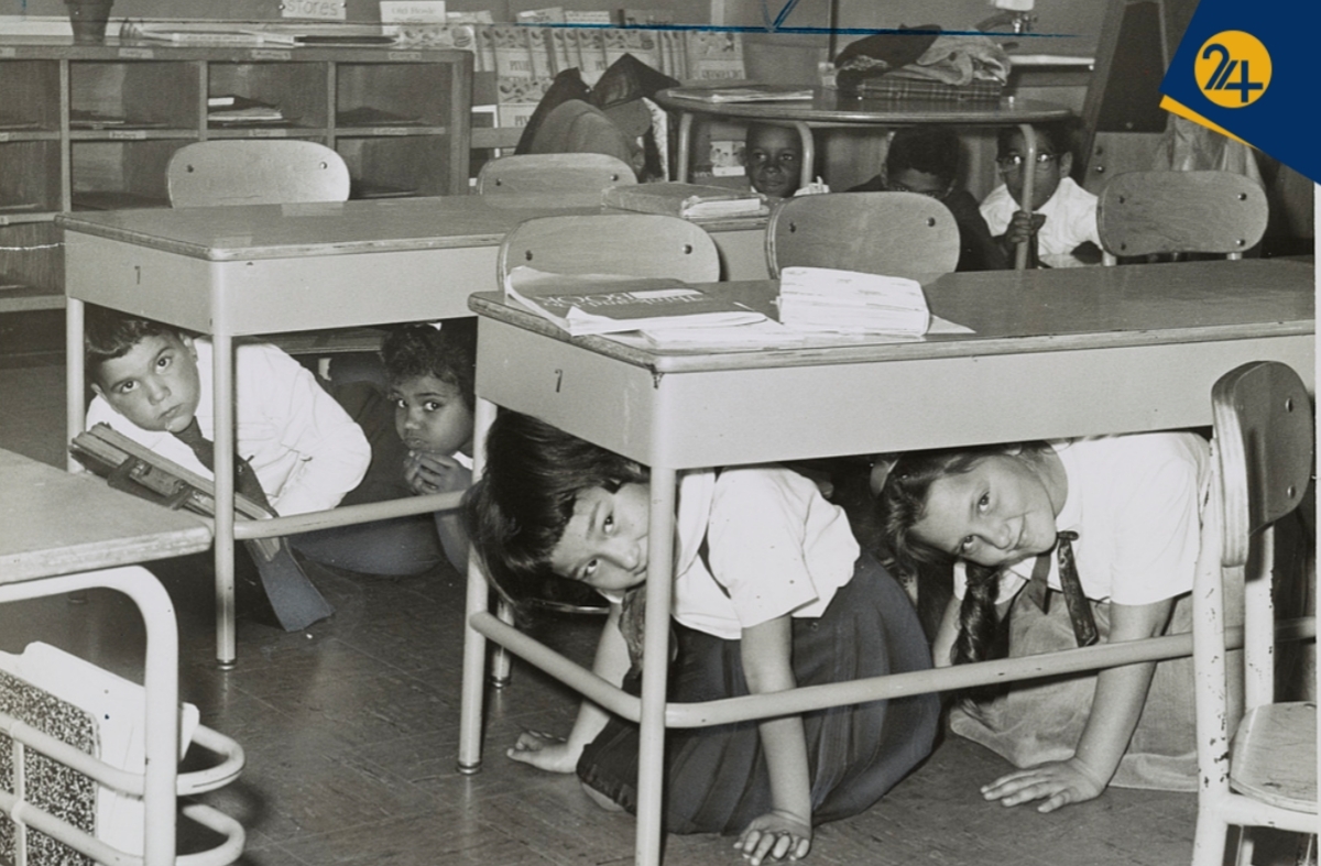 تصویر ثبت شده ۱۹۶۲ در مدارس آمریکایی وضعیت مدارس در سالهای ترس از وقوع جنگ جهانی سوم