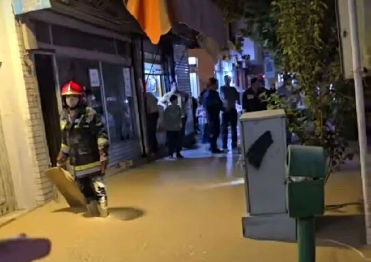 ببینید| ماجرای نشت ماده عجیب در خیابان نشاط اصفهان