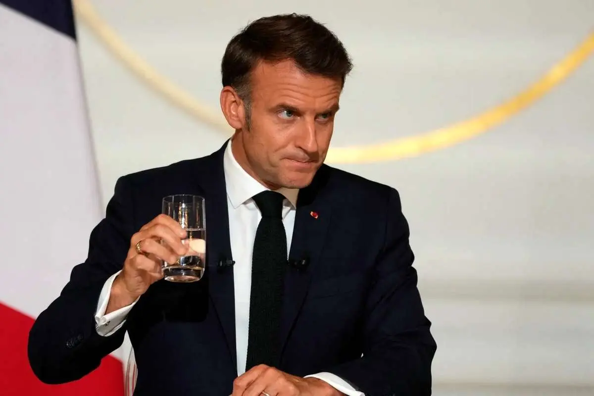 مکرون: تحریمهای مکانیسم ماشه علیه ایران قطعی است مکرون: تحریمهای مکانیسم ماشه علیه ایران قطعی است