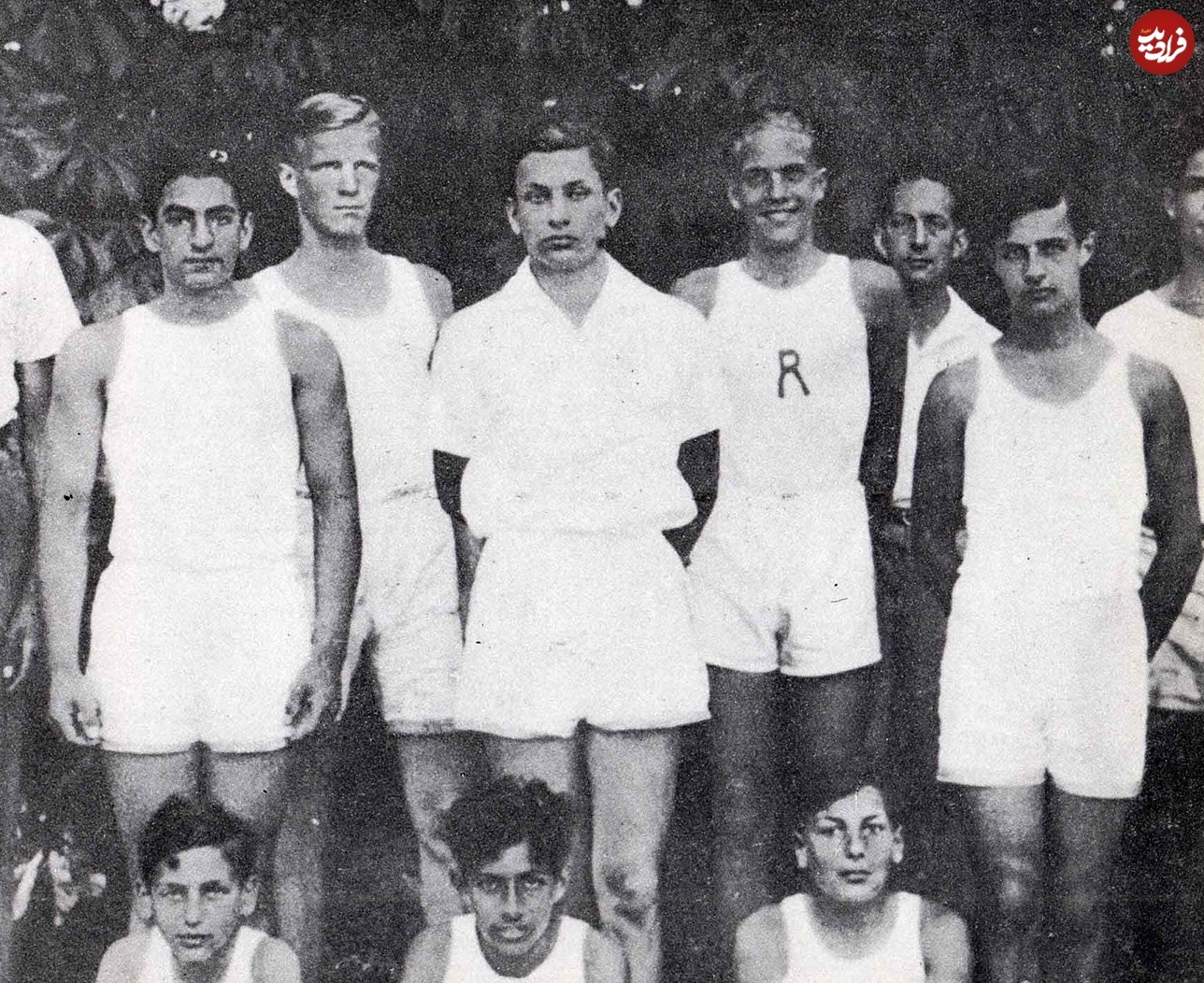 محمدرضا پهلوی در تیم ورزشی دانش‌آموزان مدرسه له‌روزه سوئیس؛ دهه ۱۳۱۰ +عکس