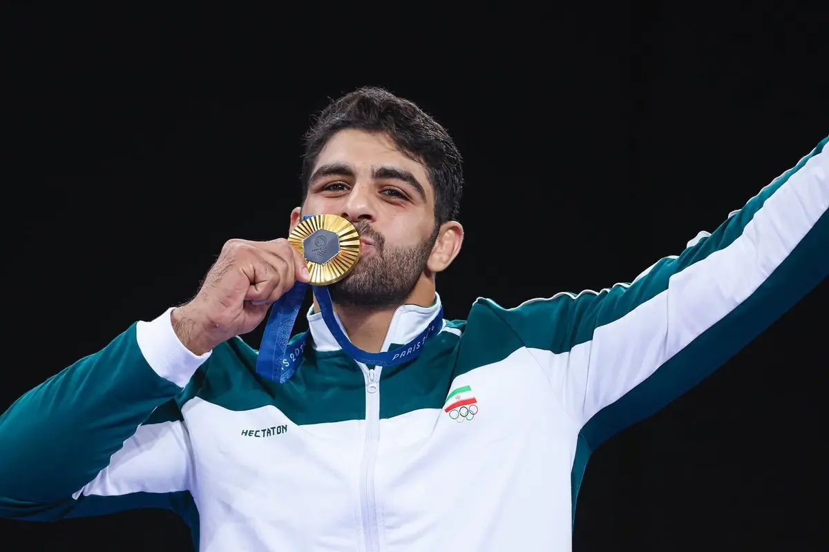 ببینید | هدیه جالب هوادار ازبکستانی به هادی ساروی