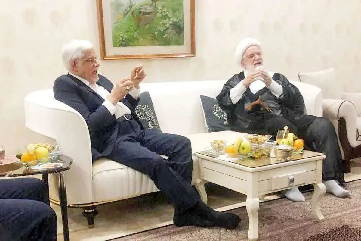 عارف در دیدار با کروبی: دلسوزان انقلاب باید دوباره کنار هم قرار گیرند عارف در دیدار با کروبی: دلسوزان انقلاب باید دوباره کنار هم قرار گیرند