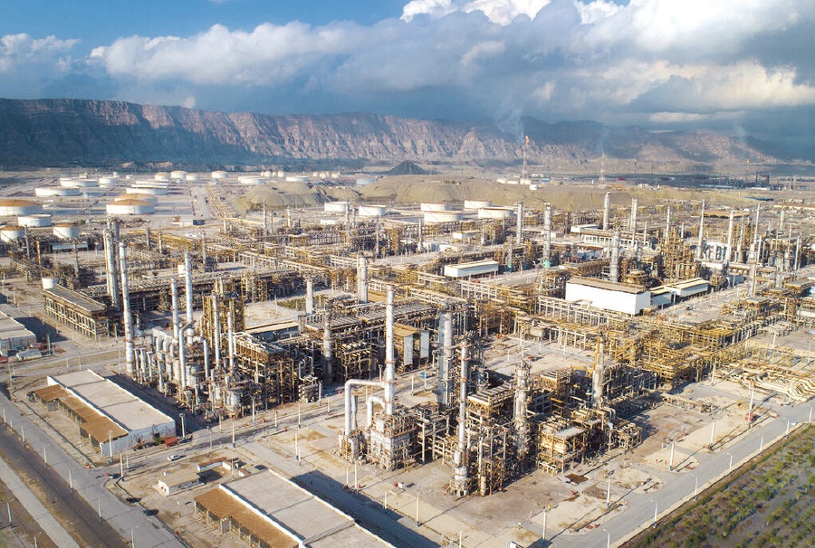 حضور نظامیان در اقتصاد