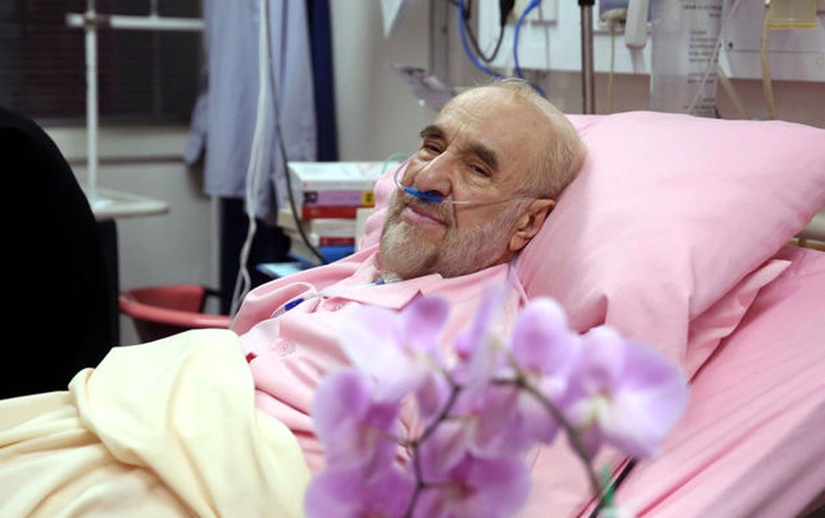 تماس تلفنی مراجع و علما با سید محمد خاتمی در پی عارضه قلبی تماس تلفنی مراجع و علما با سید محمد خاتمی در پی عارضه قلبی