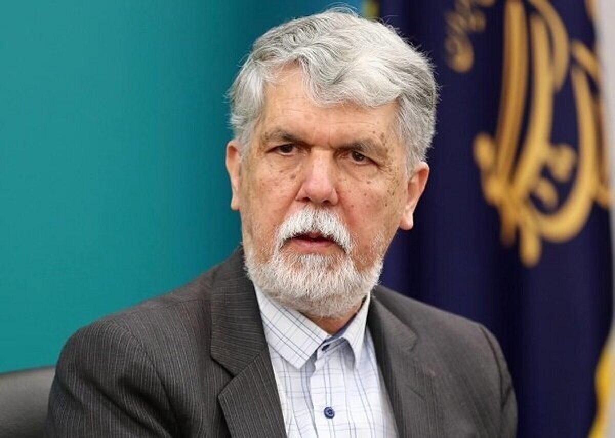 ببینید| واکنش وزیر ارشاد به توهین به فردوسی