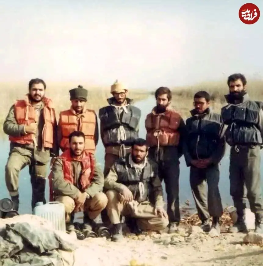 عکس دیده نشده پزشکیان با همرزمانش درجبهه