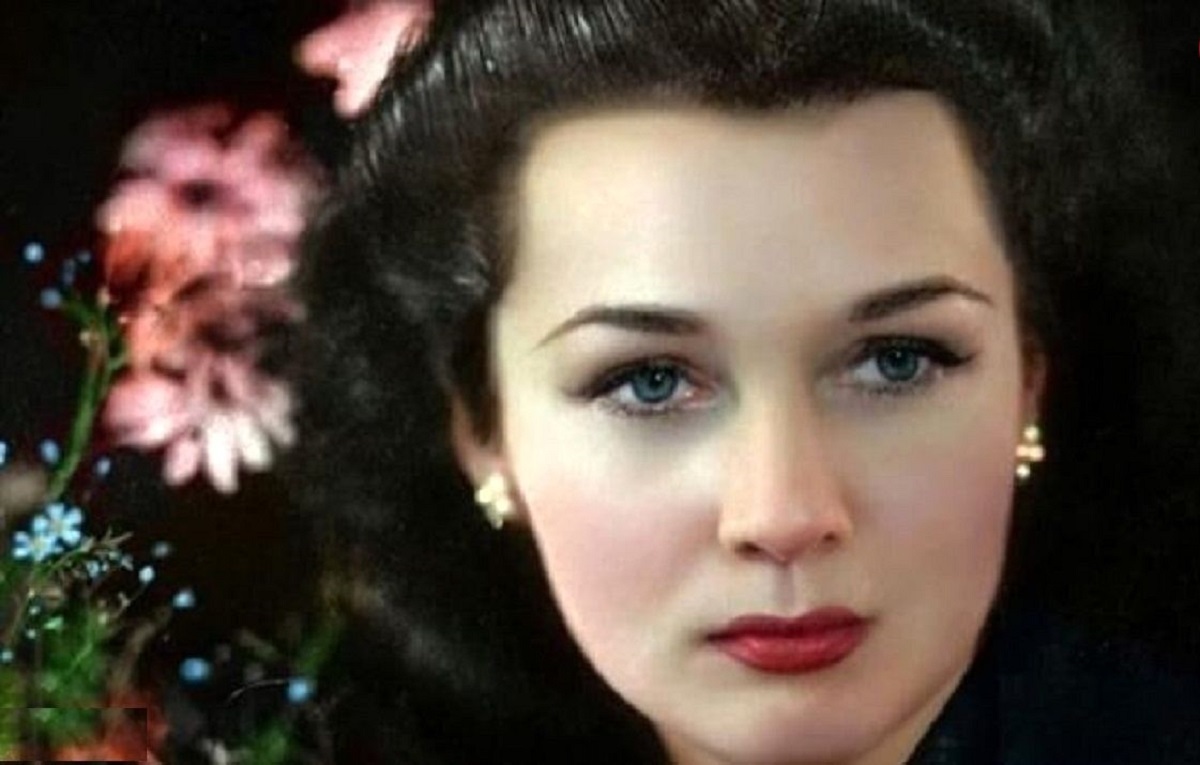 آخرین تصویر فوزیه در کنار محمدرضا پهلوی؛ سال ۱۳۲۴