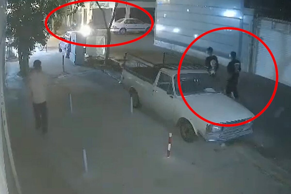 ببینید | لحظه حمله وحشیانه اراذل و اوباش به ۳ نوجوان در شهرری ببینید | لحظه حمله وحشیانه اراذل و اوباش به ۳ نوجوان در شهرری