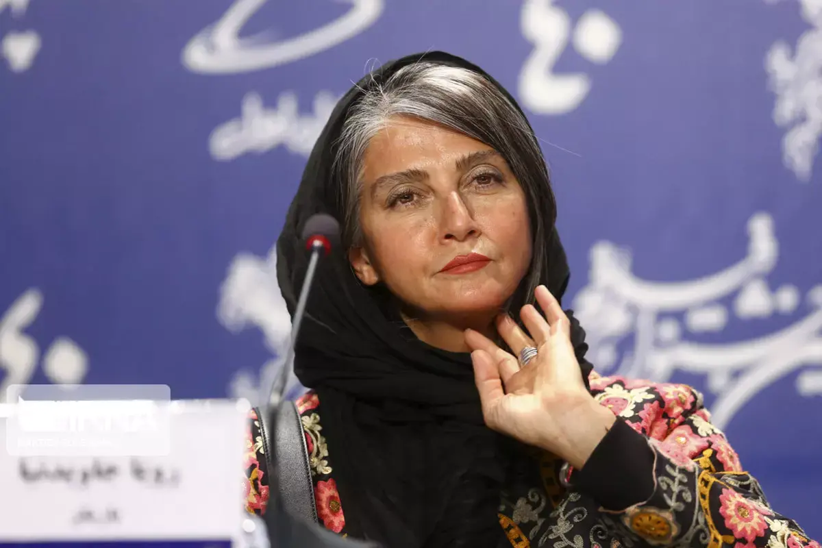 ببینید| موتور سواری رویا جاویدنیا در خیابان‌های تهران