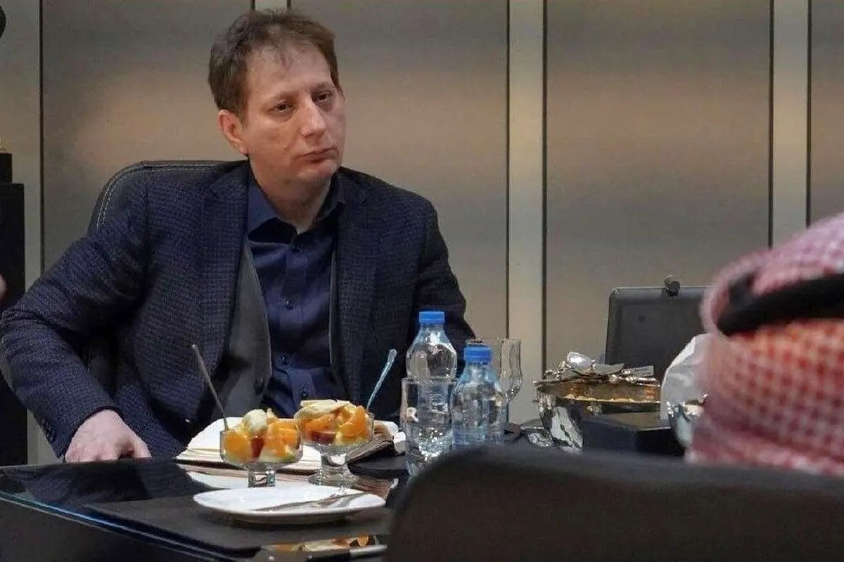 حمله تسنیم به بابک زنجانی: به بازی خطرناک با افکار عمومی پایان دهید