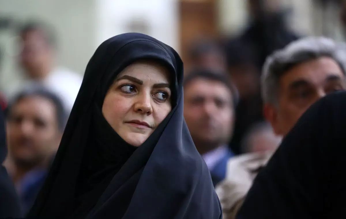 زهرا پزشکیان همراه پدرش عازم نیویورک شد؟ +عکس