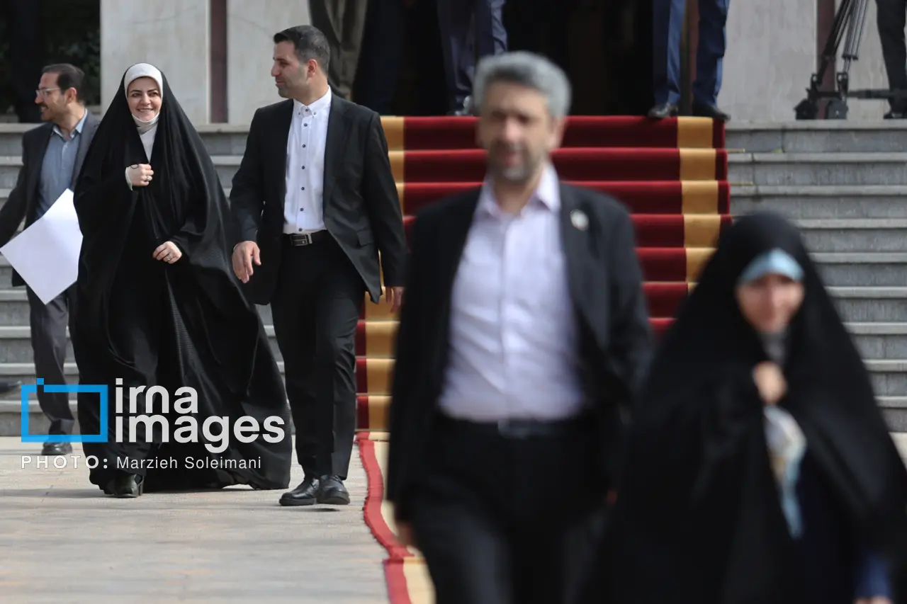 زهرا پزشکیان همراه پدرش عازم نیویورک شد؟ +عکس