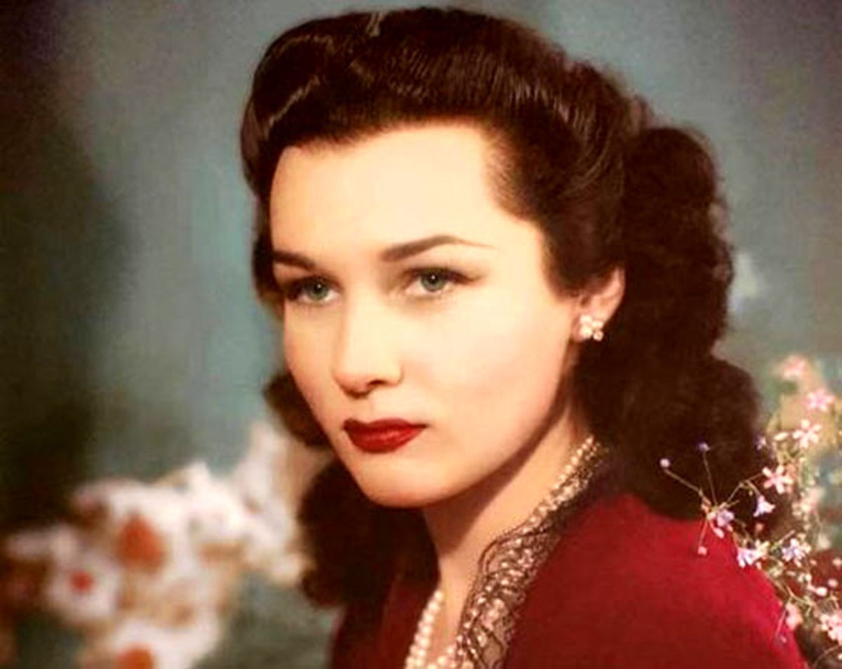 فوزیه در کنار اشرف پهلوی و تاج الملوک در امجدیه؛ سال ۱۳۱۸ +عکس