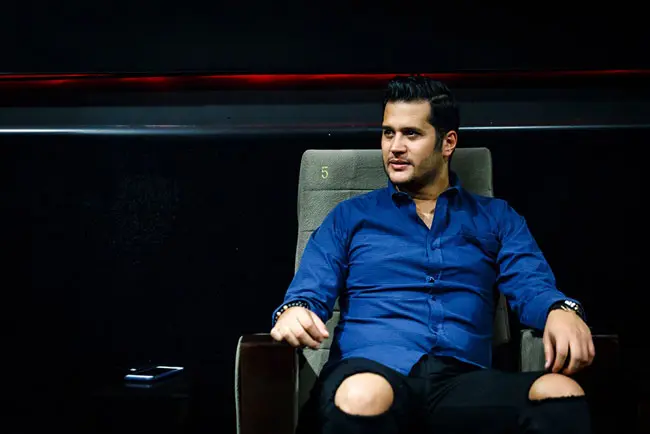 سیاوش خیرابی در پوشش جذاب اولد مانی و مردانه +عکس