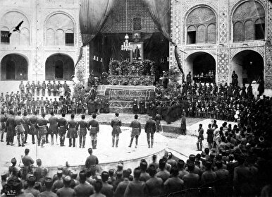 سلطنت مُرد و دیکتاتوری مدرن زاده شد | قدرت در ایران چگونه لباس عوض کرد؟