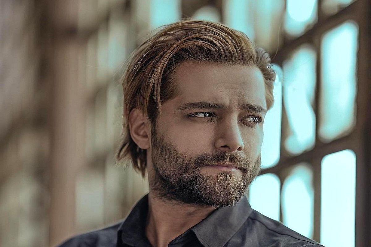 تصویری کمیاب از نوجوانی امیر مقاره +عکس