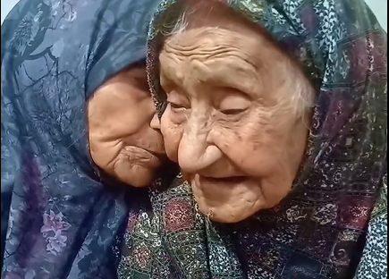 ببینید| شعرخوانی جالب یک مادربزرگ ۱۱۶ساله در خراسان جنوبی ببینید| شعرخوانی جالب یک مادربزرگ ۱۱۶ساله در خراسان جنوبی