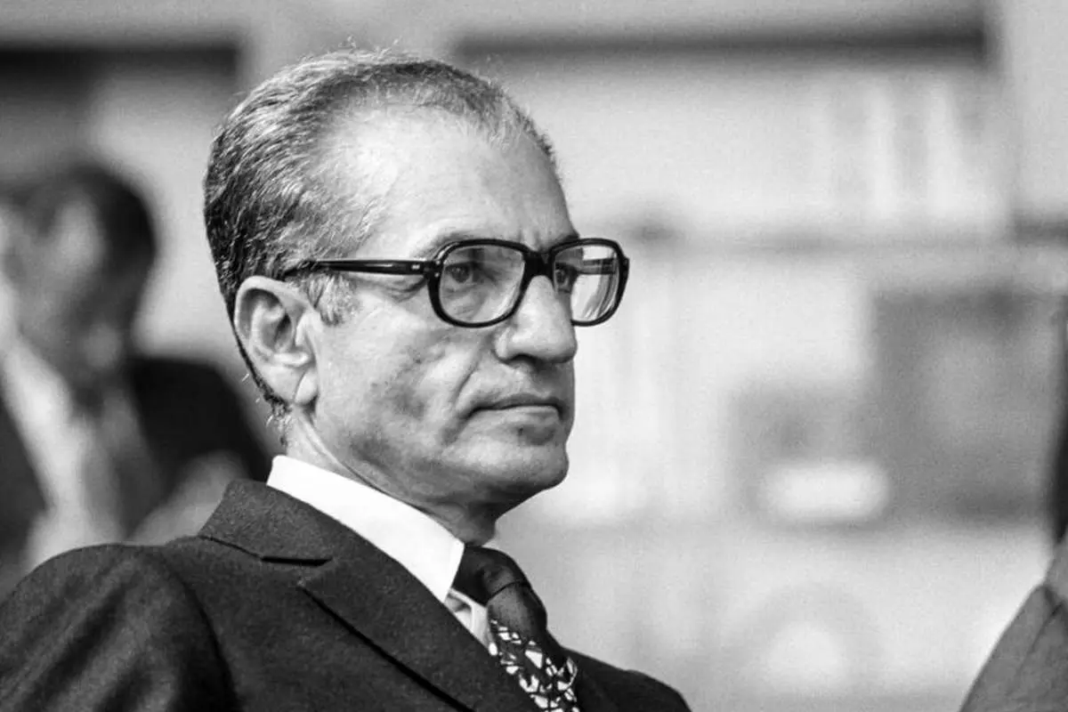 محمدرضا پهلوی در مراسم ازدواج دختر بزرگ اش؛ سال ۱۳۳۶ +عکس