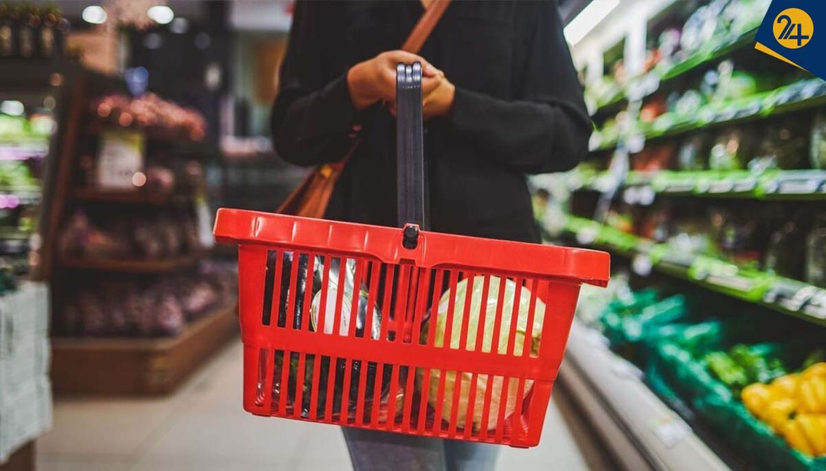 عقبنشینی از آرزوی مسکن تا ناتوانی در تأمین خوراک | هزینه خوراک خانوار ایرانی از حداقل دستمزد بیشتر شد تورم در ایران