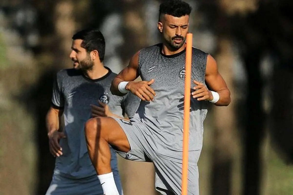 طاهری: هیچ بازیکنی با ماشین شخصی به ورزشگاه نمیآید؛ شاید پسرخالهاش ماشین آورده باشد طاهری: هیچ بازیکنی با ماشین شخصی به ورزشگاه نمیآید؛ شاید پسرخالهاش ماشین آورده باشد