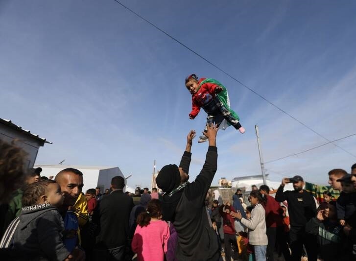 ببینید| فریادهای شادی مردم غزه و تیراندازی به هوا به دلیل پیشرفت در مذاکرات شرم الشیخ ببینید| فریادهای شادی مردم غزه و تیراندازی به هوا به دلیل پیشرفت در مذاکرات شرم الشیخ