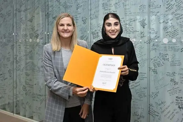 امضای ناهید کیانی بر دیوار المپیک ناهید کیانی