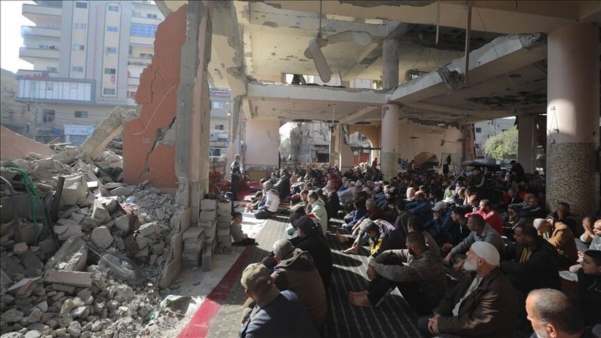 نخستین نماز جمعه در غزه پس از آتشبس+ عکس نخستین نماز جمعه در غزه پس از آتشبس+ عکس