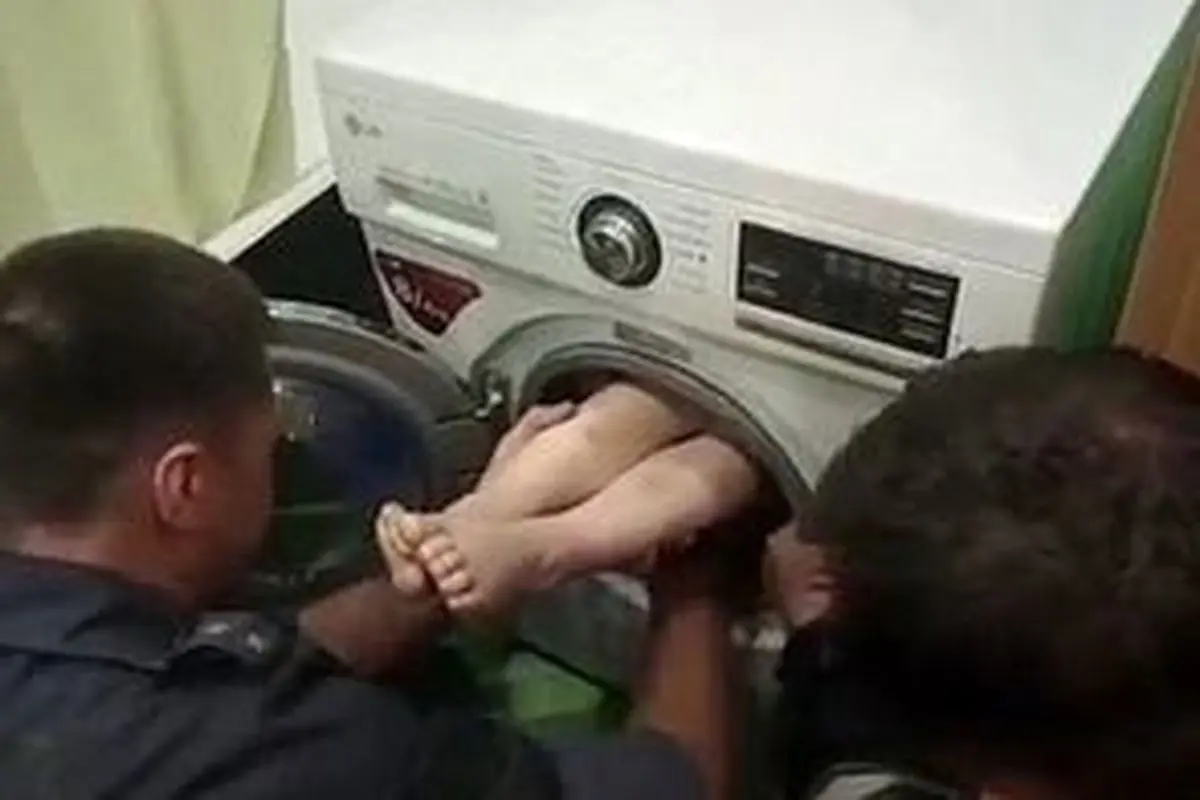 ببینید| نجات کودک از داخل ماشین لباسشویی در گلستان ⁠