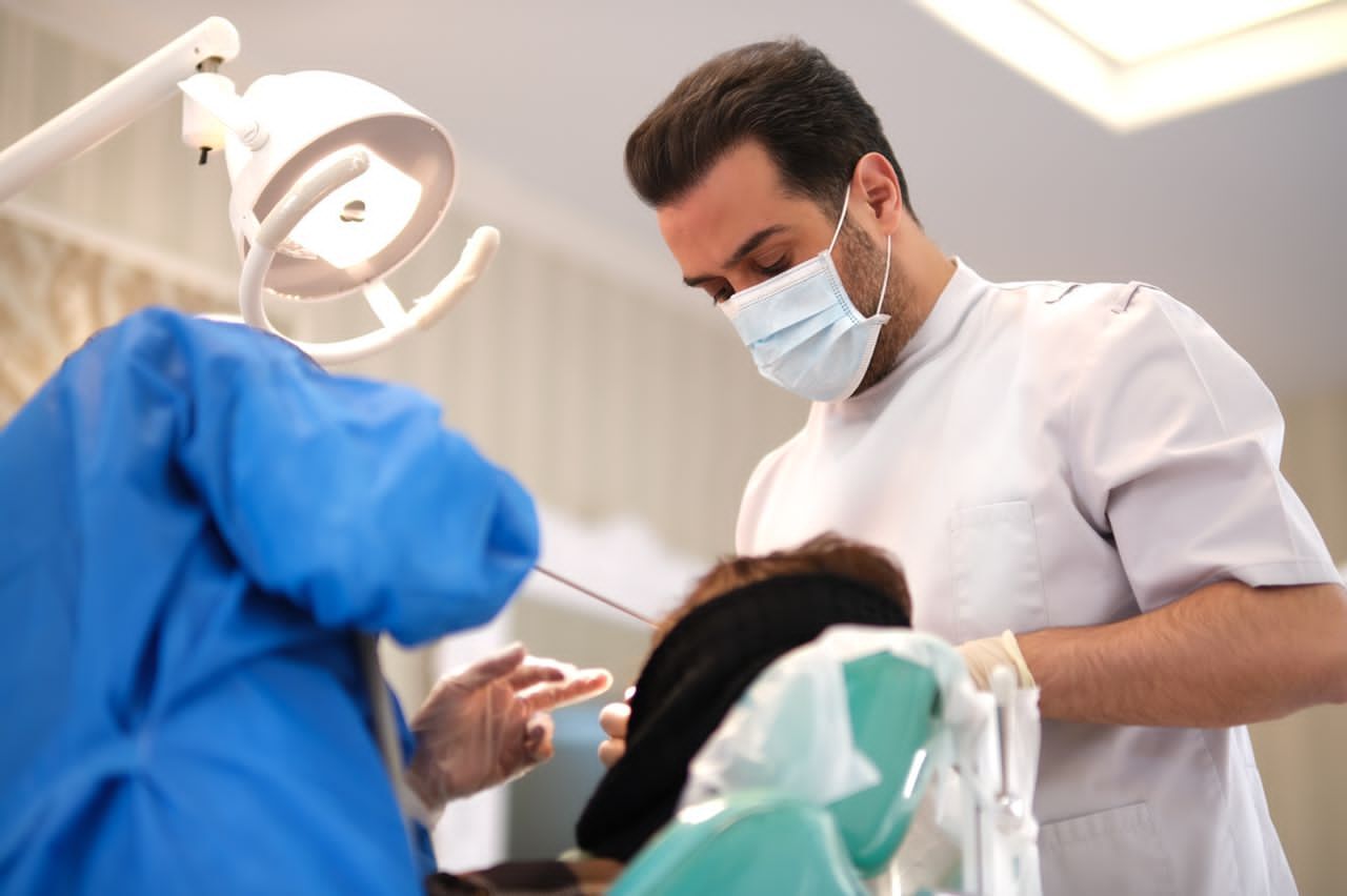 دندان‌پزشک