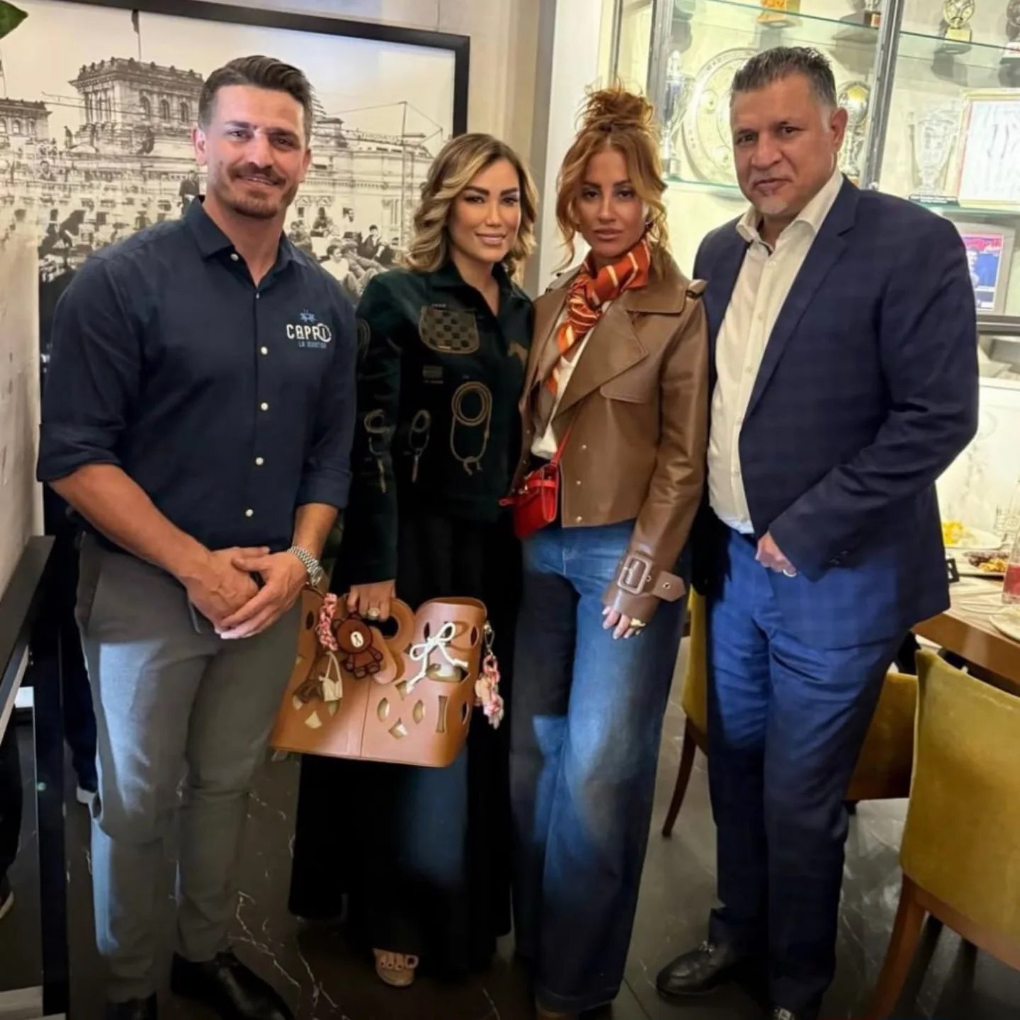 عکس| مراسم بزرگداشت حسن روشن در رستوران علی دایی عکس| مراسم بزرگداشت حسن روشن در رستوران علی دایی